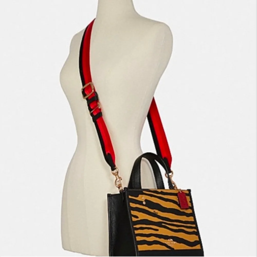 COACH Dempsey Tote 22 Tiger Year Special Edition - Picture 2 of 6